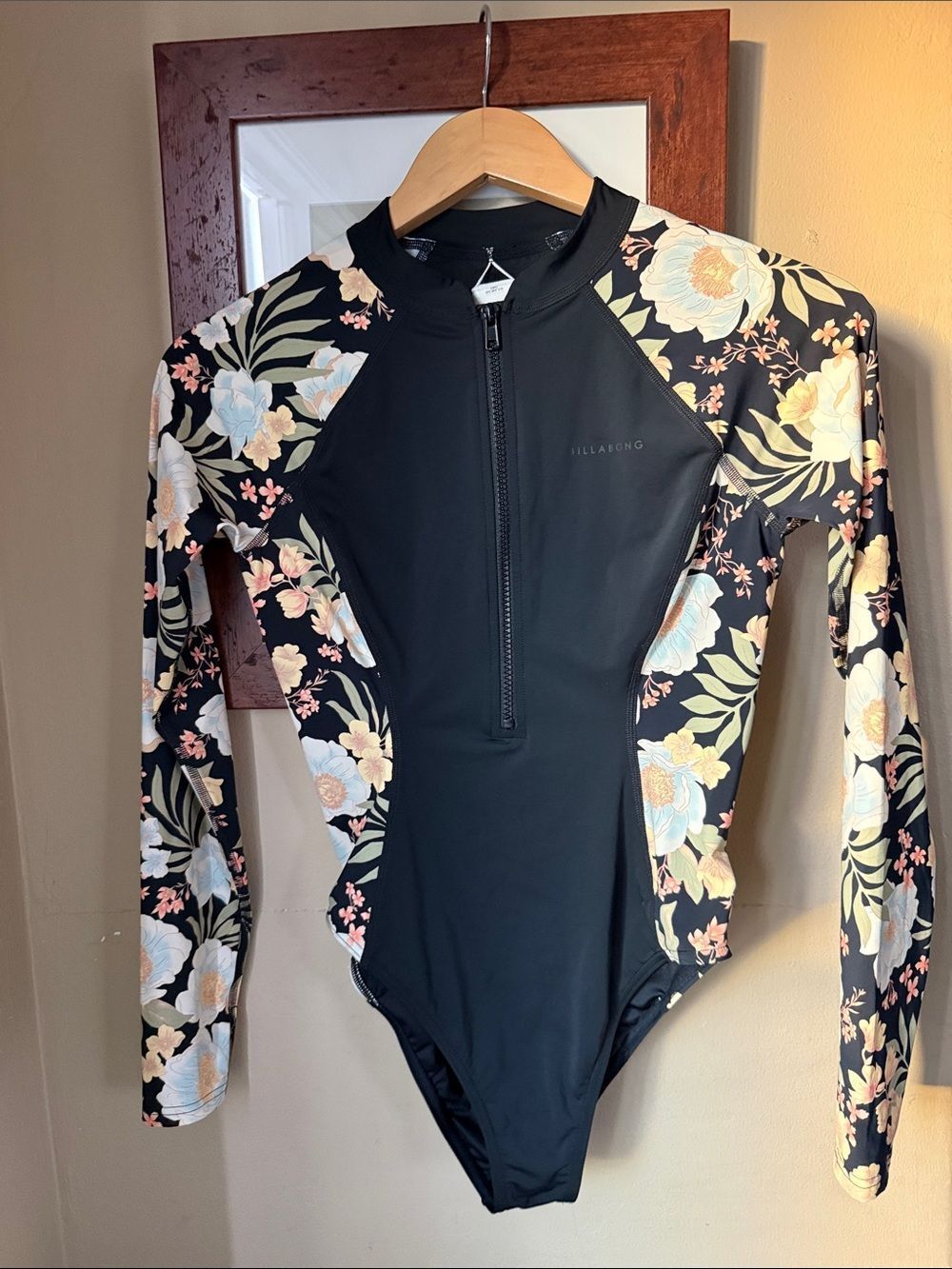 Billabong Lost Cove Zip Front Bodysuit Rashguard Swimsuit Floral Size Small - Picture 6 of 8